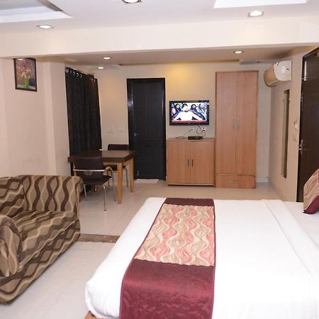 Hotel Balsons Continental ニューデリー エクステリア 写真