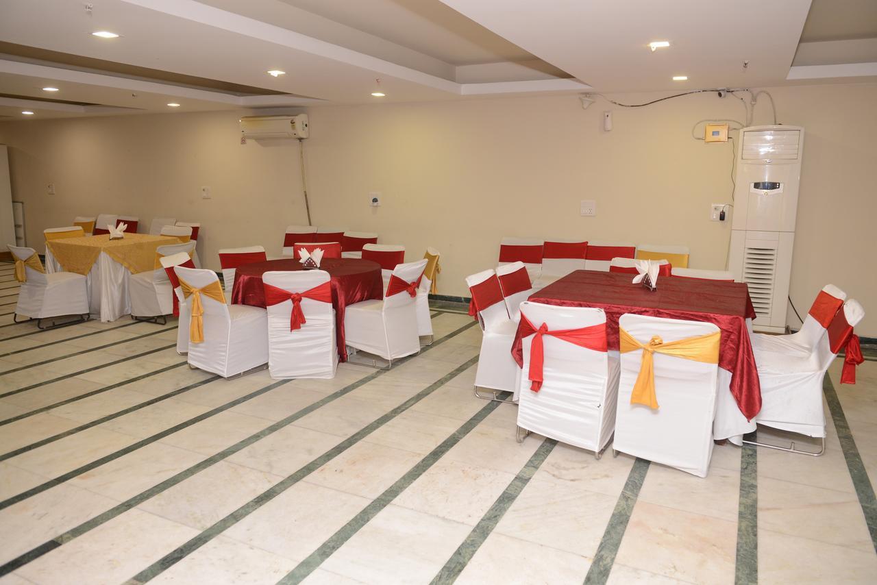 Hotel Balsons Continental ニューデリー エクステリア 写真