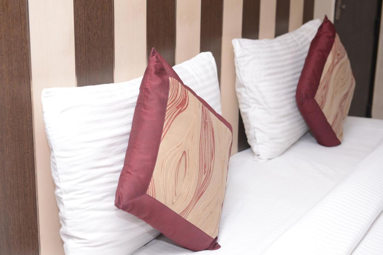 Hotel Balsons Continental ニューデリー エクステリア 写真